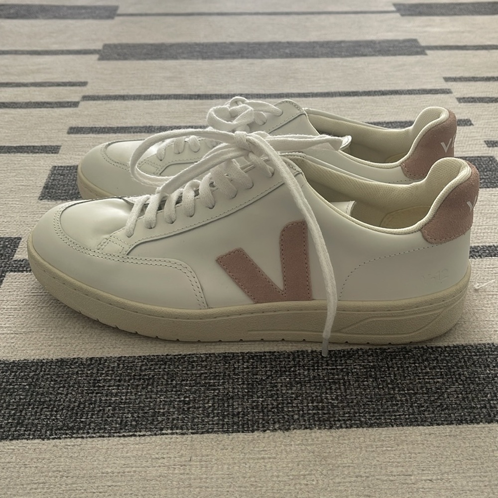 Veja Women's Cream and Pink Sneakers - Picture 4 of 6